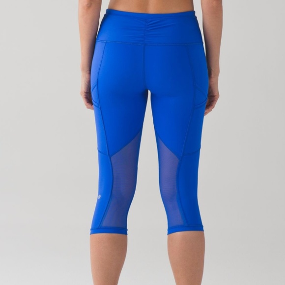 lululemon athletica Pants - Lululemon Outrun Crop Legging 17" Pocket/mesh